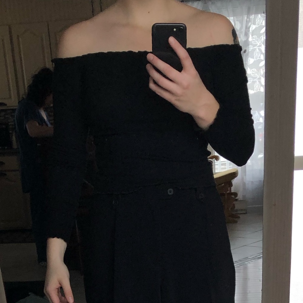 Black ribbed jersey off the shoulder top